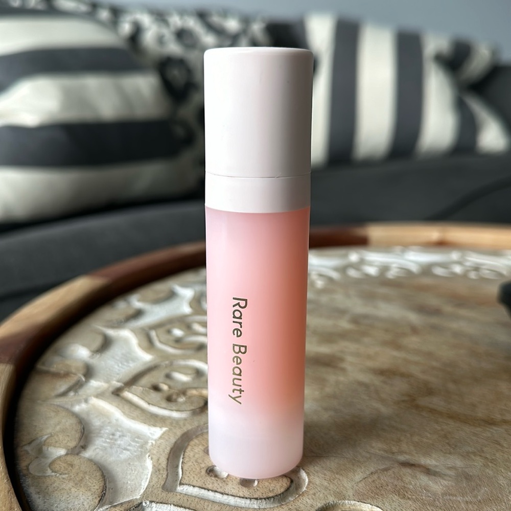 Rare Beauty pore diffusing primer